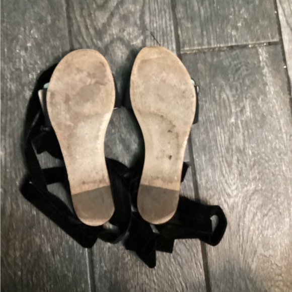 💥PRICE DROP💥 Jole Buckle Strap Velvet-Tie Flat Sandal - Picture 7 of 8